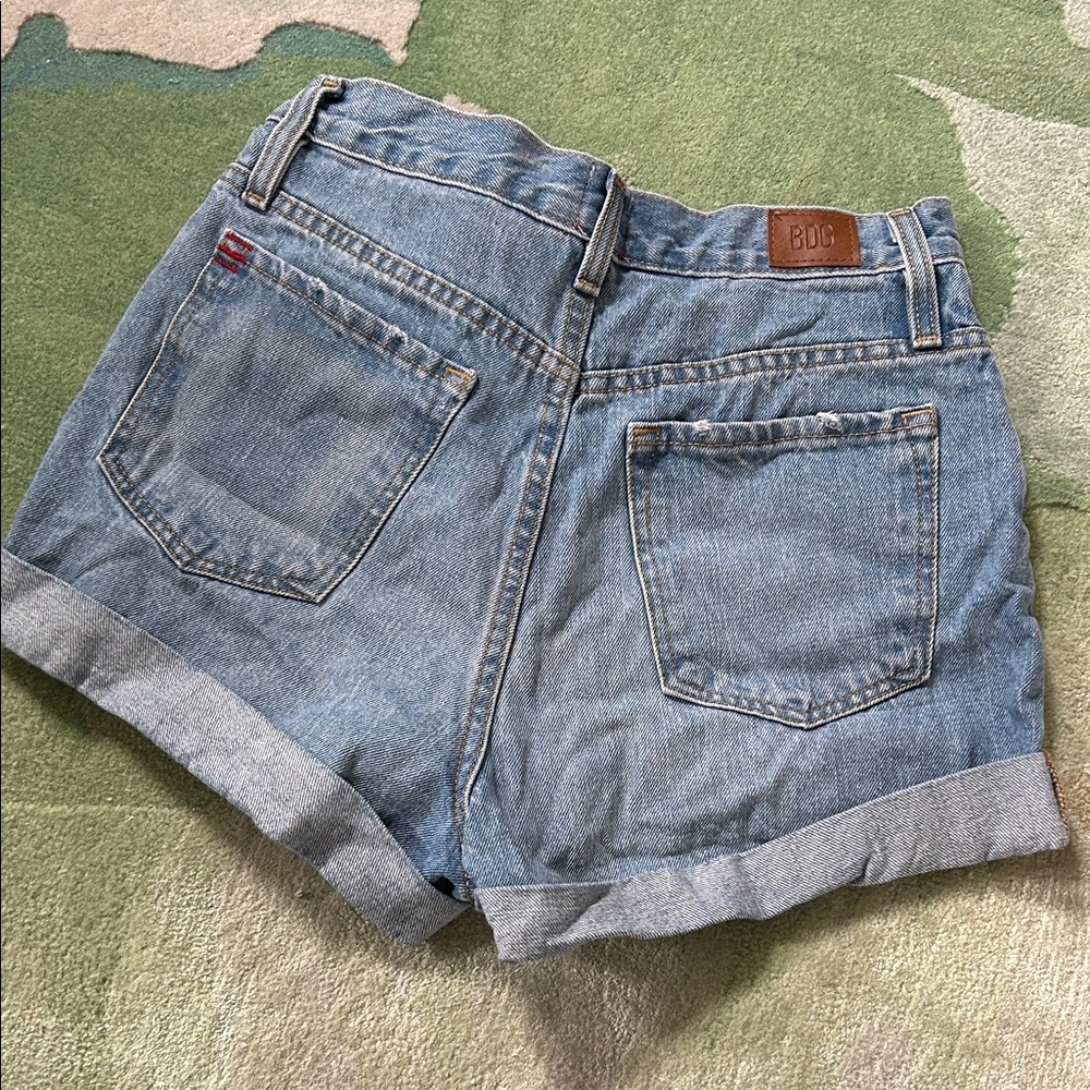 BDG Urban Outfitters Mom High-Rise Blue Jean Shorts size 27 - Picture 3 of 4
